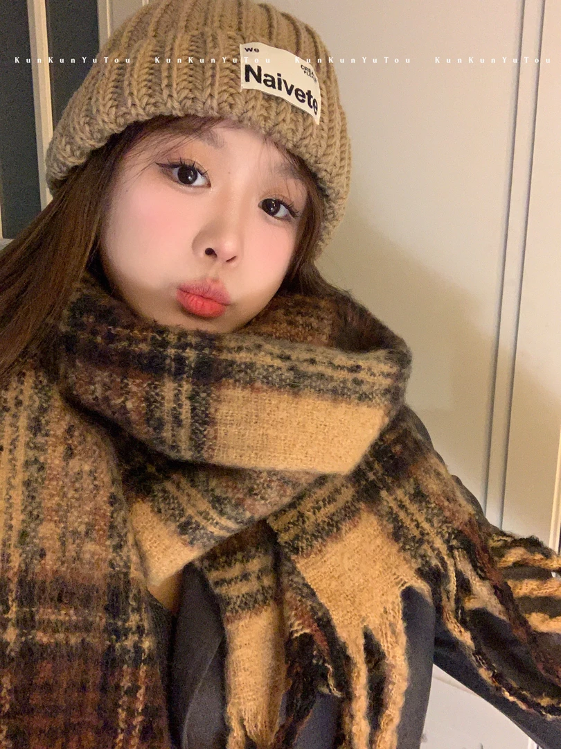 美拉德风~复古棕色格纹马海毛围巾ins秋冬保暖毛绒绒流苏百搭披肩