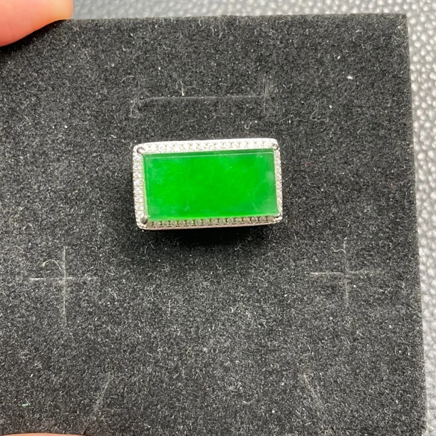 天然翡翠A货吊坠