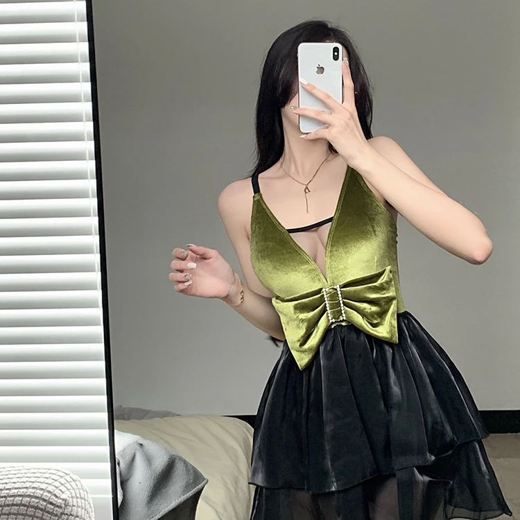 复古显瘦纯欲性感遮肚黑色丝绒女式泳衣适合海边度假泡温泉夏季