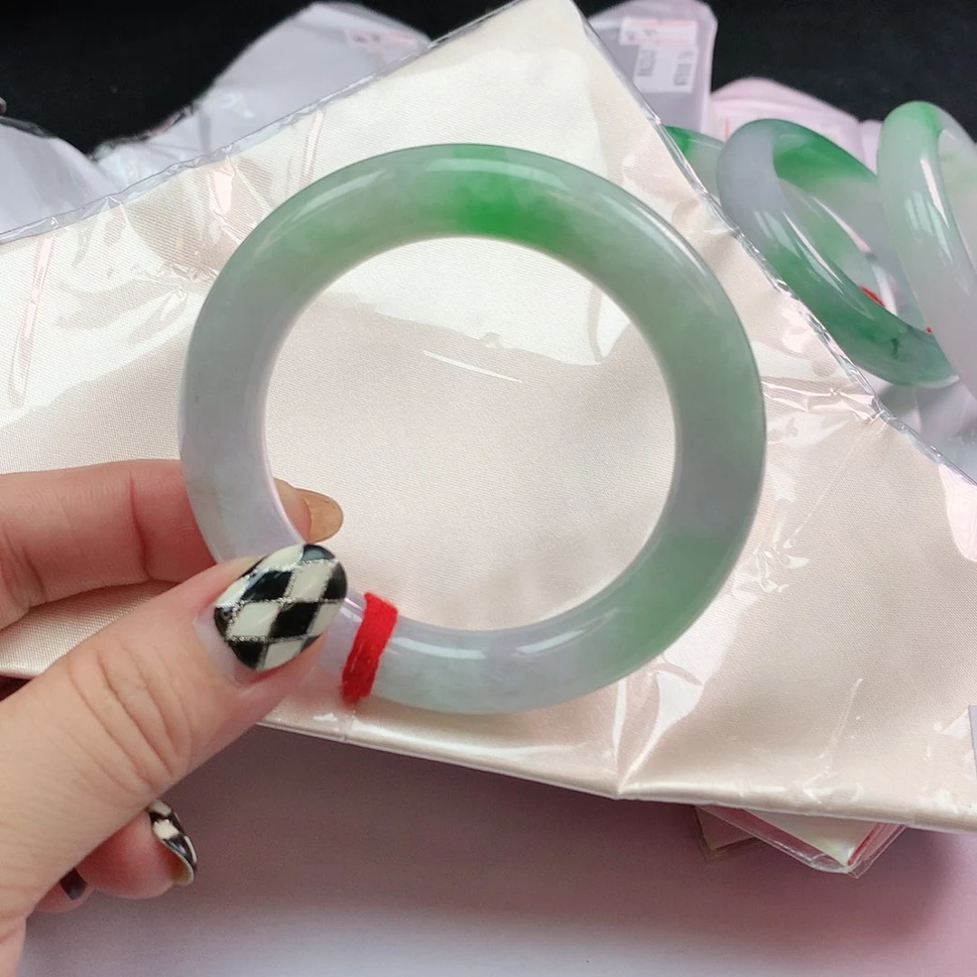 翡翠手镯未镶嵌正882105