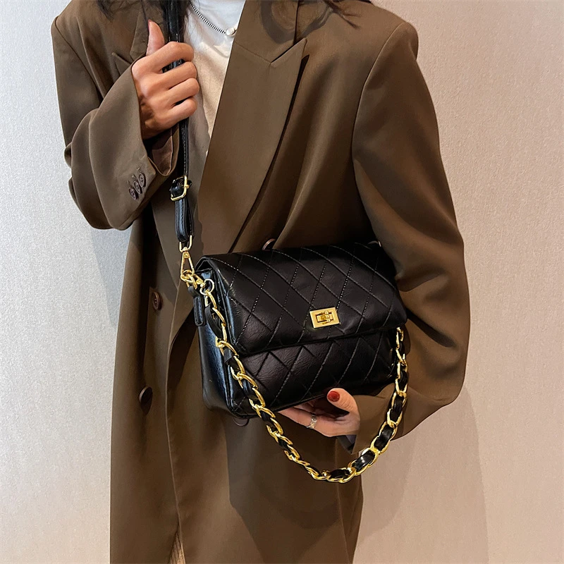 2022小香风轻奢高颜值通勤大容量链条斜挎包包女小众简约单肩包