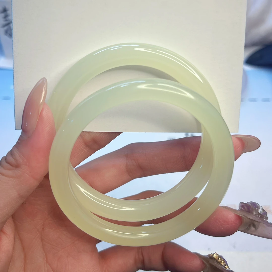 58圈口 气质晴水叮当镯