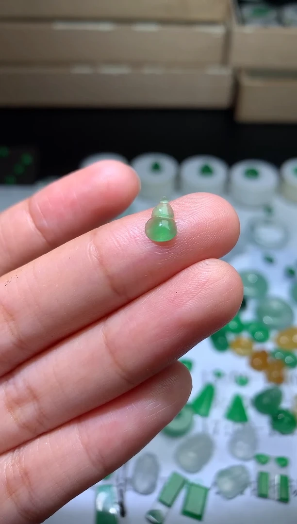 【闪购商品】定制翡翠未镶嵌毛货