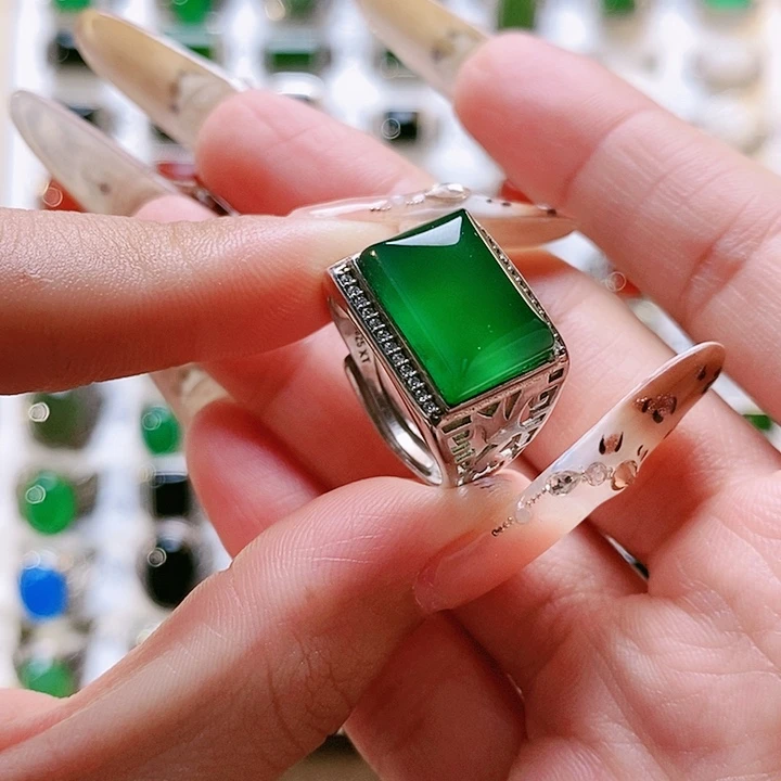 玛瑙/玉髓戒指银S925镶嵌是***啊