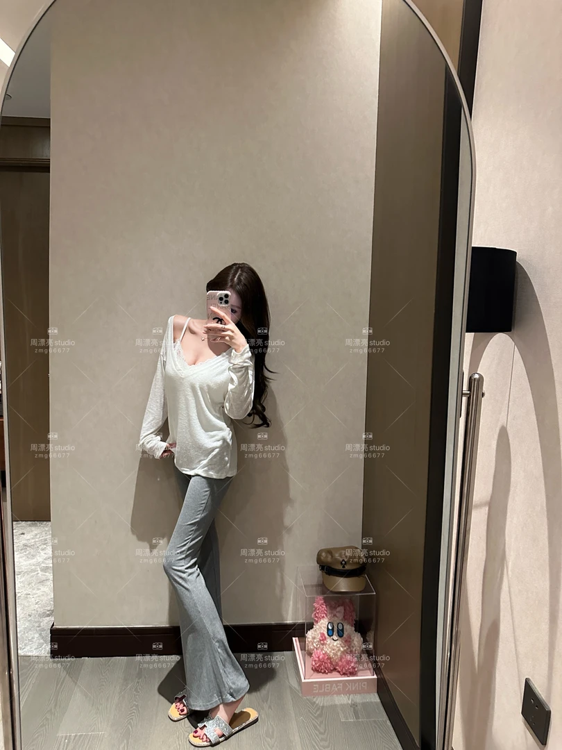 周周·【钓系纯欲】蕾丝内搭大V长袖上衣微喇裤纯欲套装