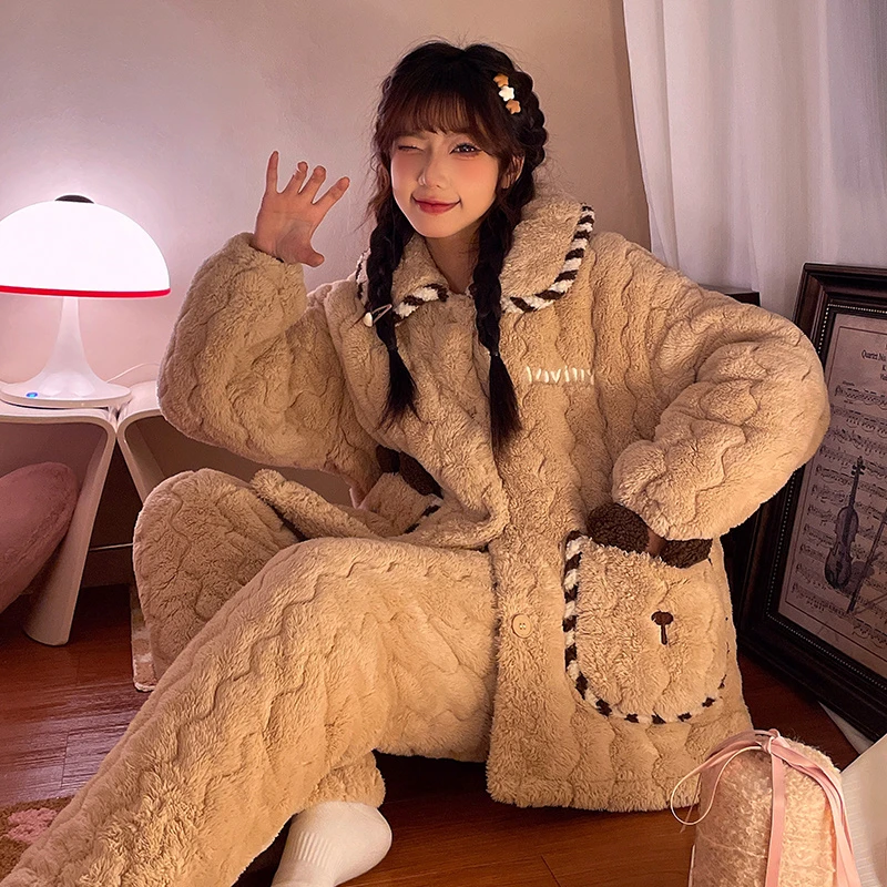法兰绒睡衣女冬珊瑚绒三层夹棉家居服大码加绒加厚2024年新款套装