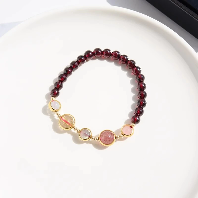【女人石&时来运转】天然红草莓晶金发晶月光石榴石手链女串珠104