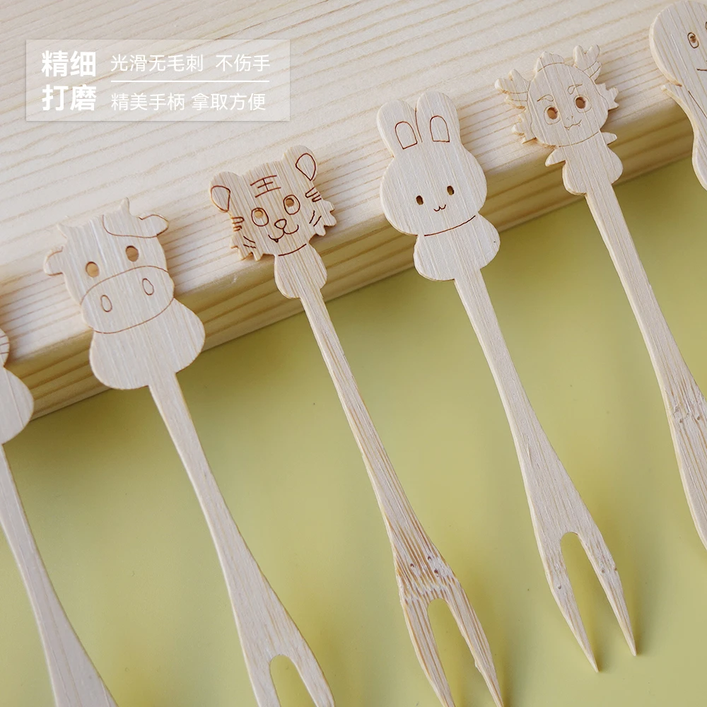 卡通创意加厚水果叉精美家用竹制水果签一次性网红商用蛋糕甜品叉