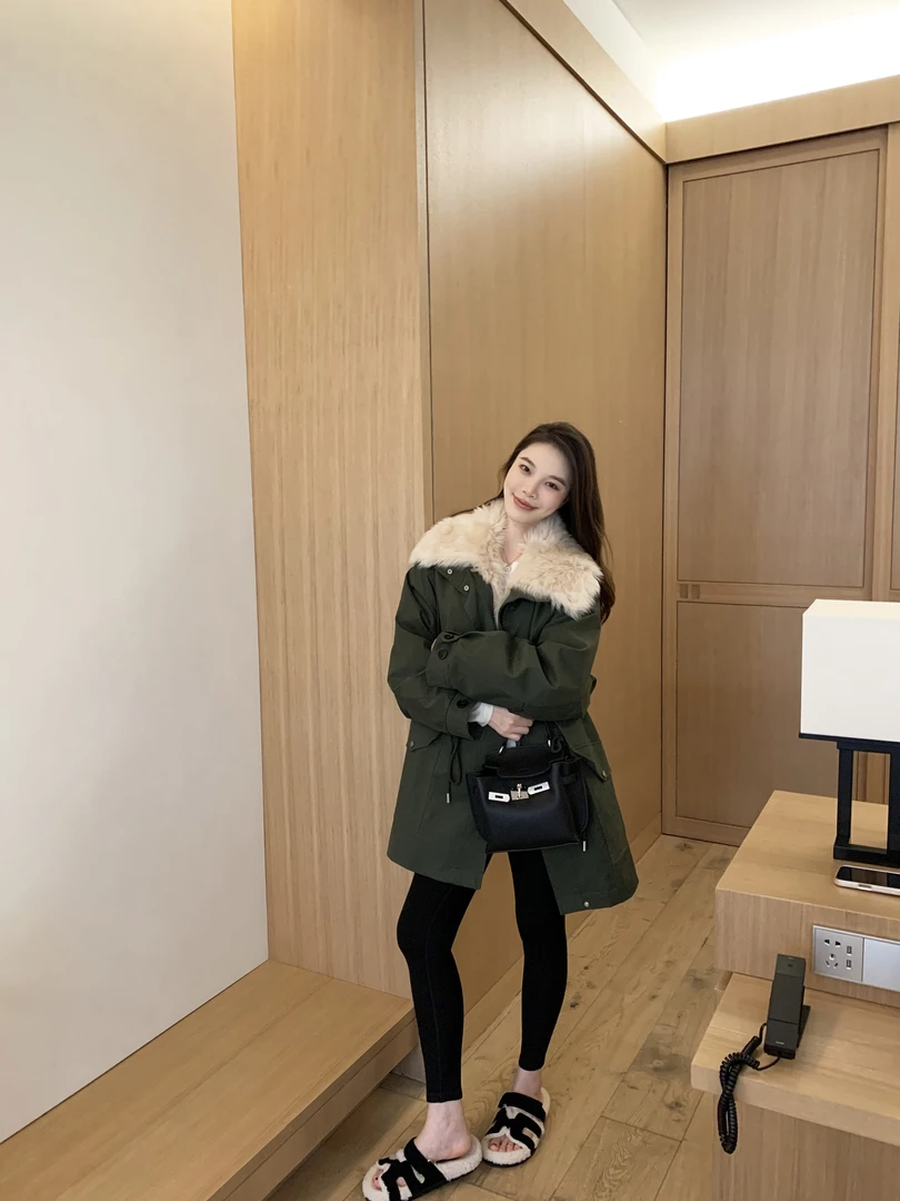 BIG WHITE REMADE“ 森叶拼图”气质高级感显瘦显脸小鹅绒服SH17