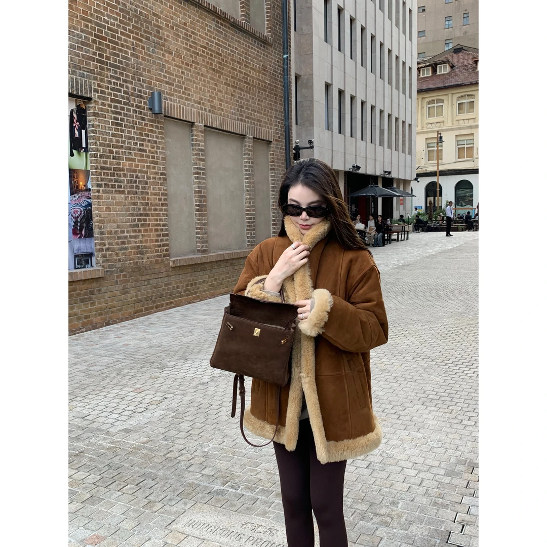 “南方庄园”高级感复古真绵羊毛皮外套DB24239