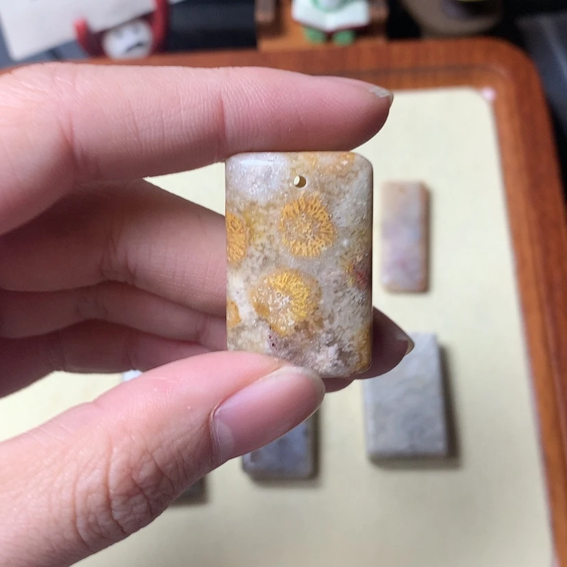 【闪购商品】硅化珊瑚（珊瑚玉）吊坠(不含链)未镶嵌不*乖