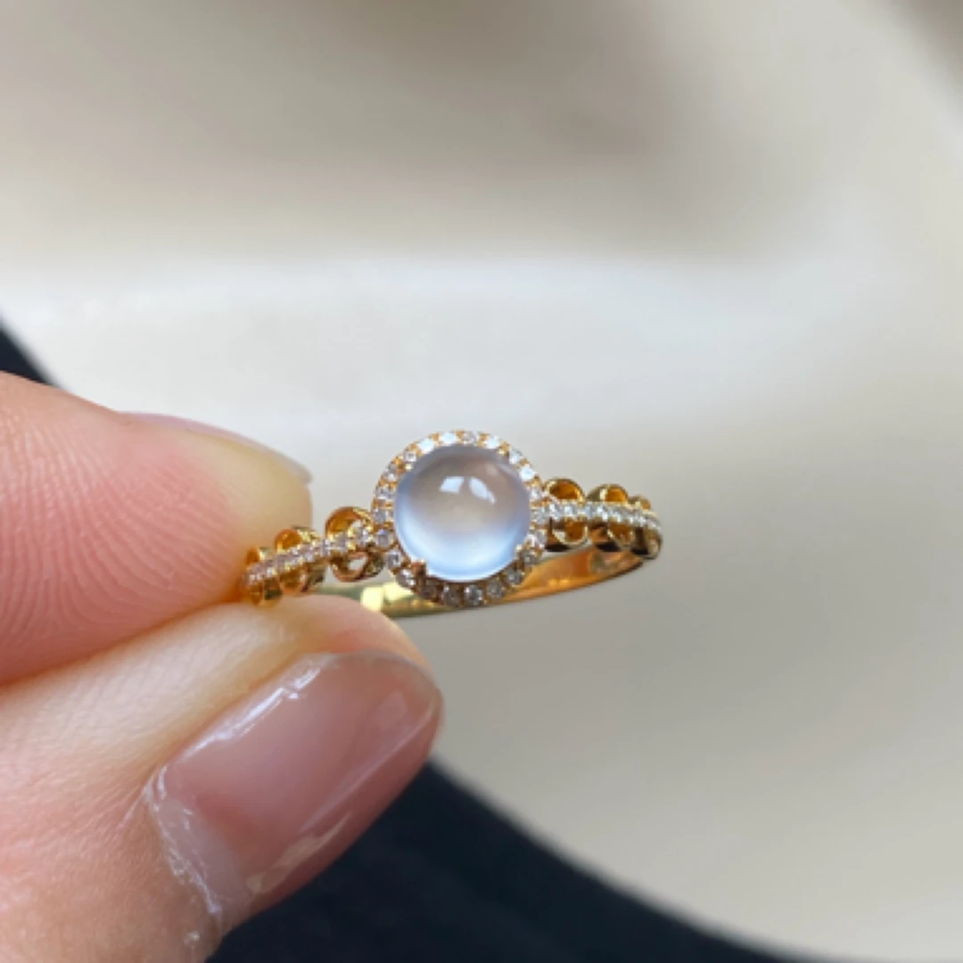 18k金镶嵌天然翡翠戒指轻奢