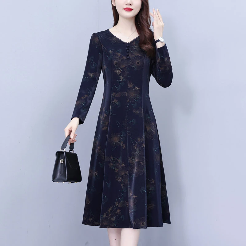 高端奢华贵夫人气质连衣裙女2024秋冬新款遮肚显瘦洋妈妈碎花裙子