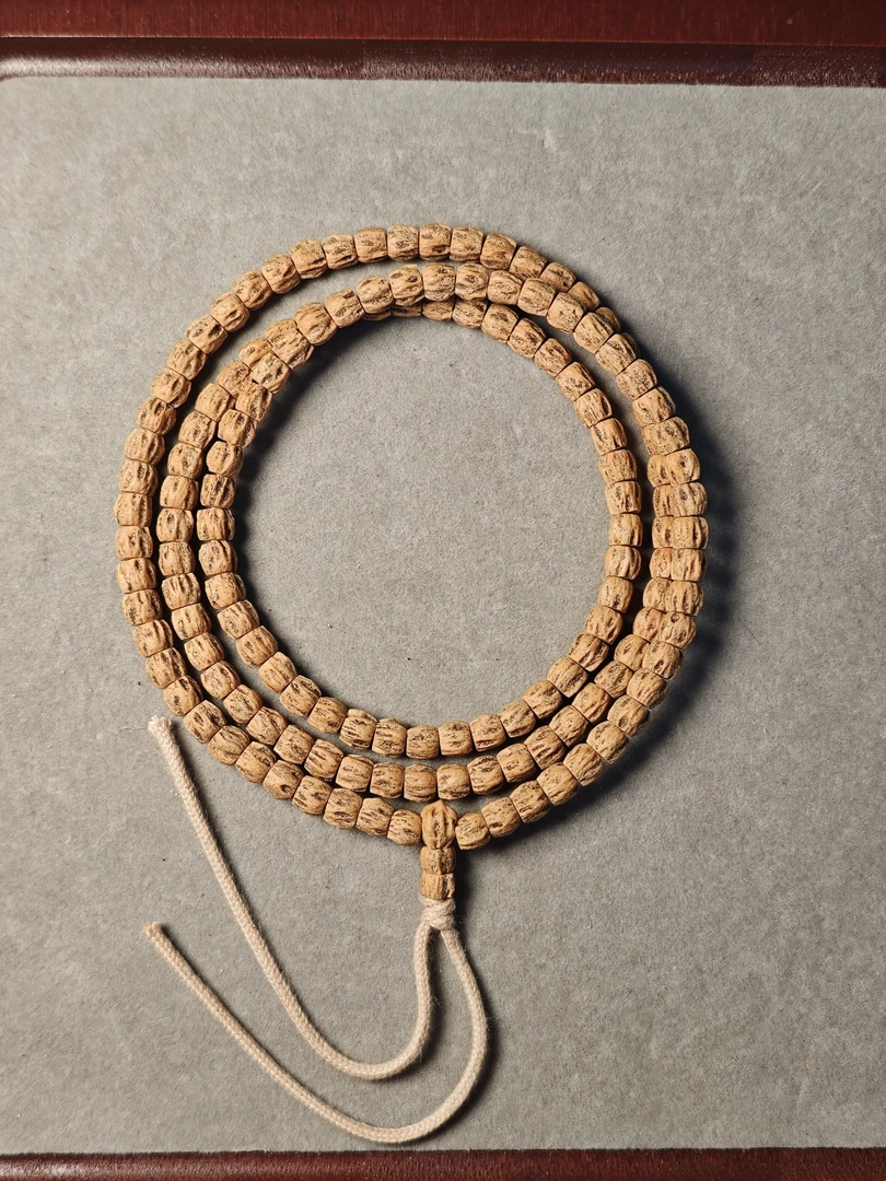 《墨棱》工作室级纯热振多棱深坑脏鬼柏香籽脖挂，尺寸6mm左右