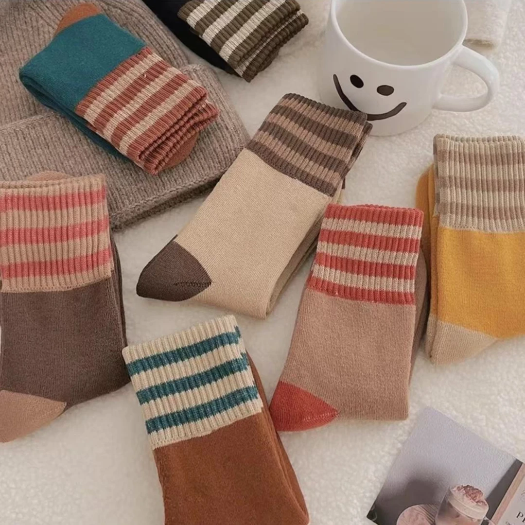 袜子女中筒袜冬款加绒加厚保暖潮流百搭复古毛圈长袜