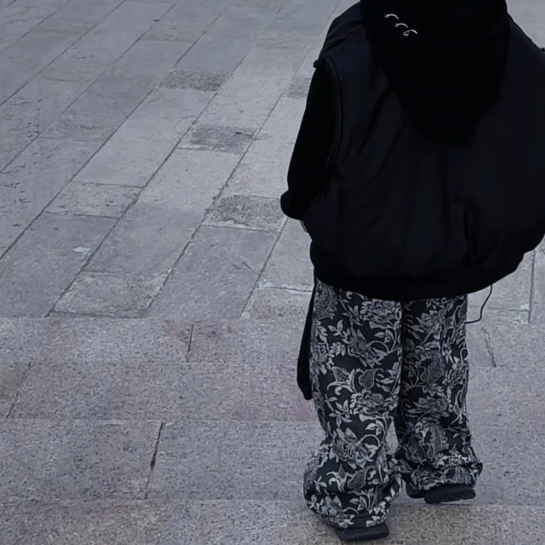 一乐乐家儿童新款秋冬款加绒流行薄款复古提花印花休闲直筒牛仔裤