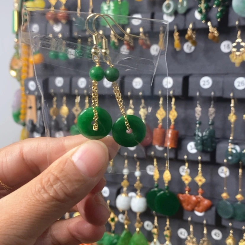 【闪购商品】翡翠耳饰未镶嵌01