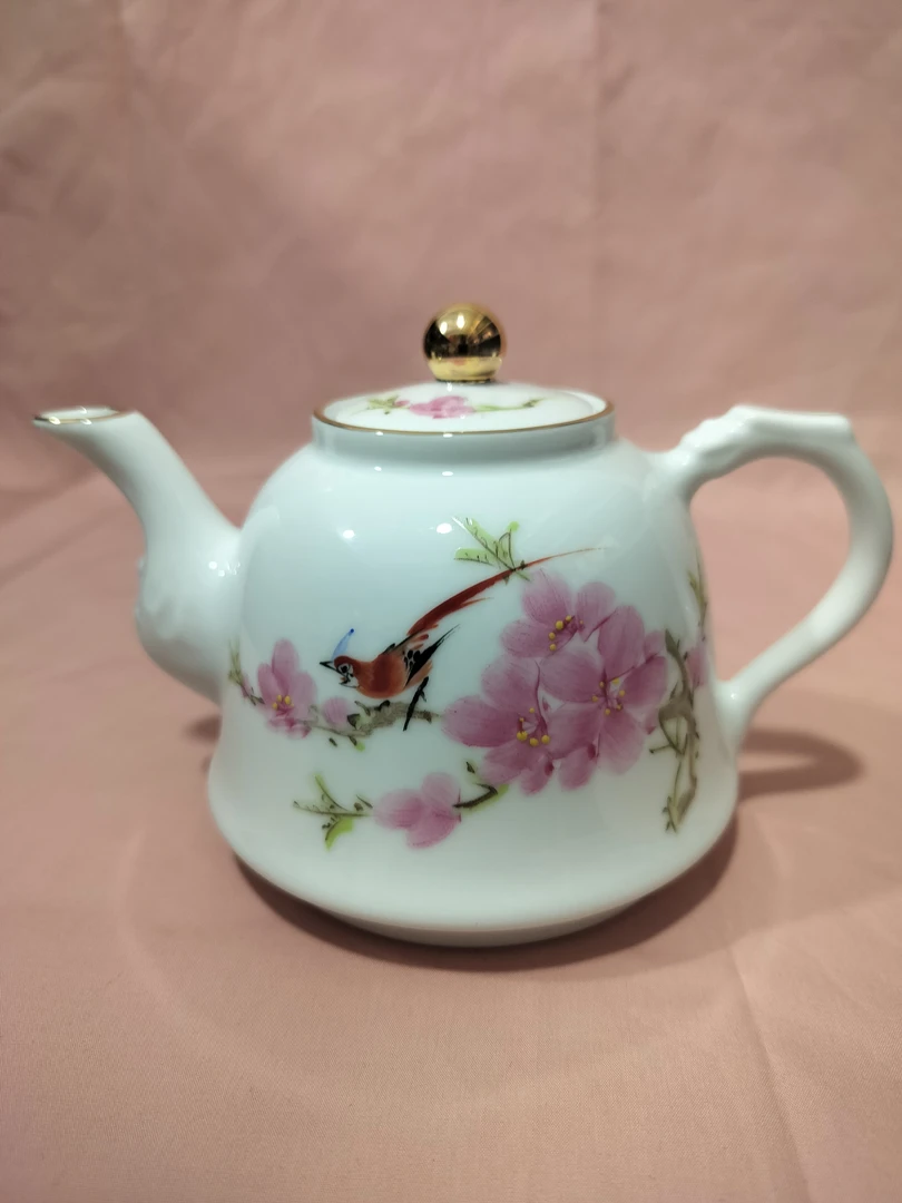 景德镇高温瓷，水点桃花象鼻壶，容量280cc