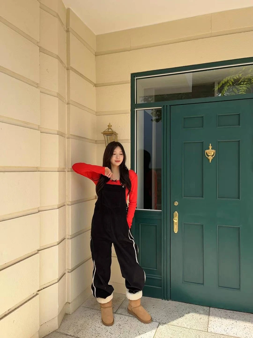 【直播间专属】椰妮韩国东大门直邮2024秋冬新款加绒灯芯绒背带裤女