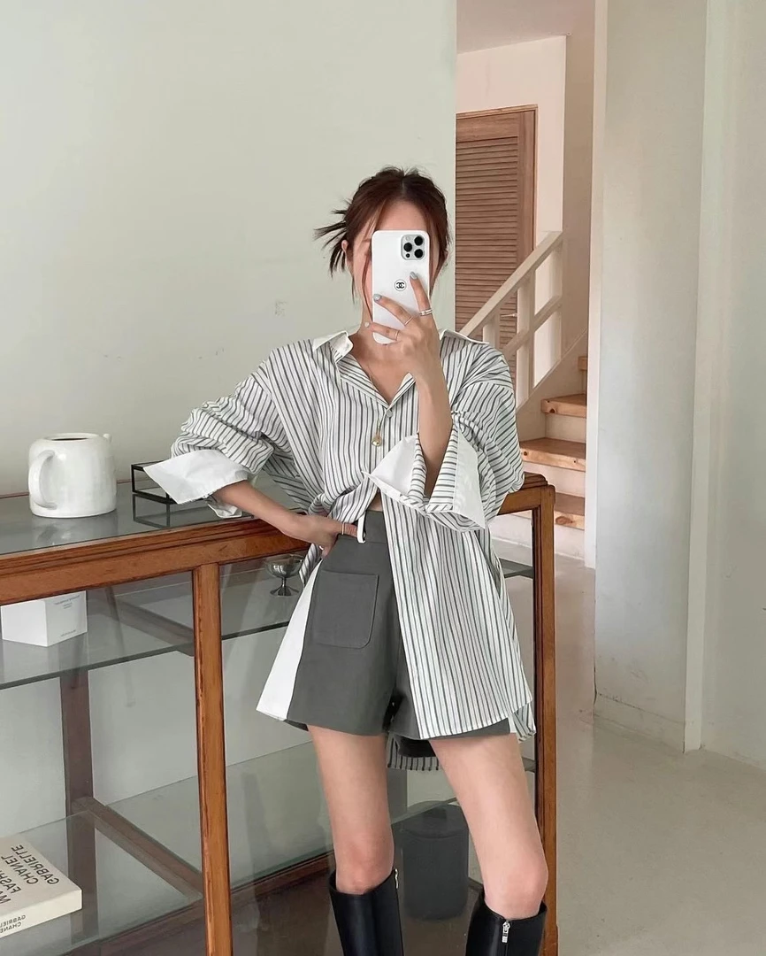 yeni椰妮韩国东大门批发2024秋季新设计感宽松条纹衬衫女