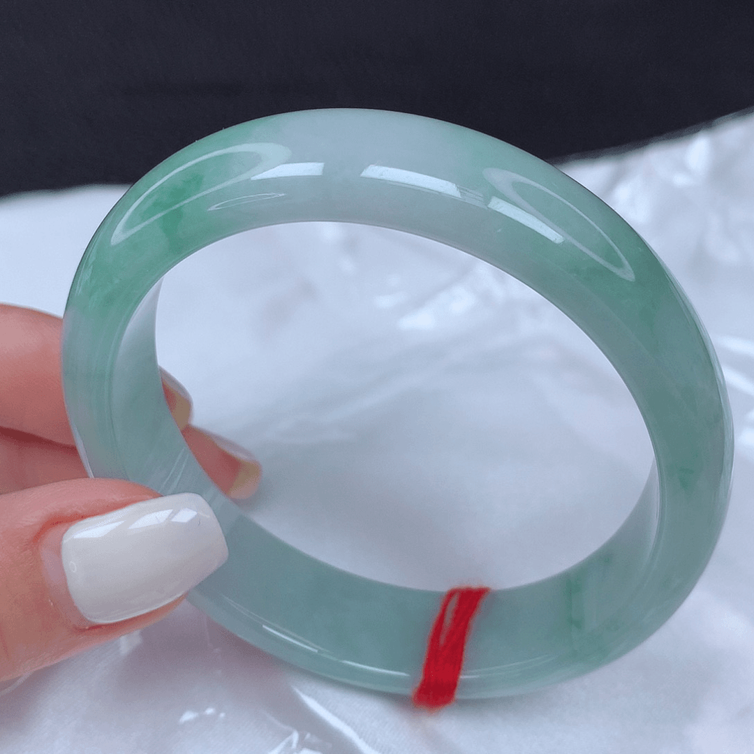 【闪购商品】翡翠手镯（贵妃镯）未镶嵌55。56