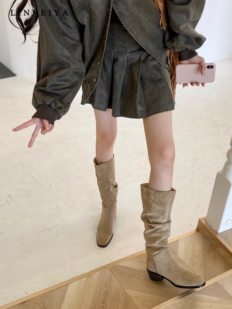林内娅  隐藏小腿肚~复古绒面堆堆靴秋冬卡其色褶皱长靴骑士靴女