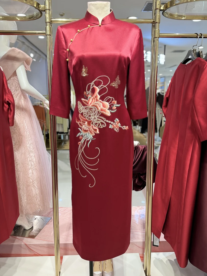 新款高端旗袍连衣裙醋酸精致刺绣气质高贵喜婆婆宴会婚礼秋冬喜服