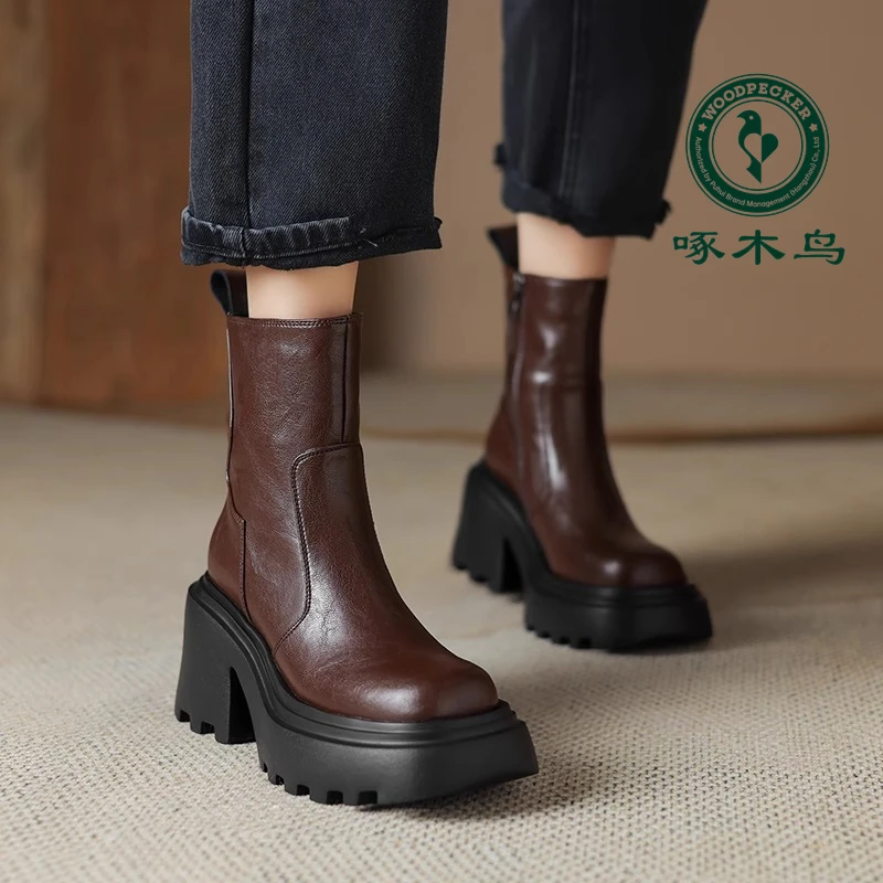 啄木鸟品牌英伦风厚底马丁靴女2024秋冬高跟小个子增高8公分短靴