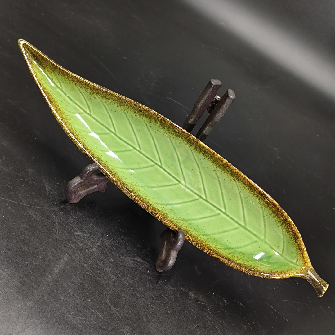 磁州窑国营邯郸五瓷厂创汇瓷原矿碧玉釉帝王绿粗瓷柳叶盘