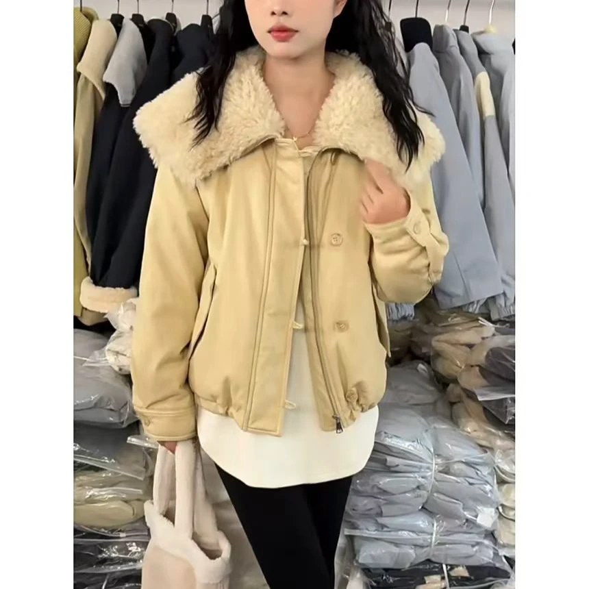 927翻领羔羔毛外套（现）