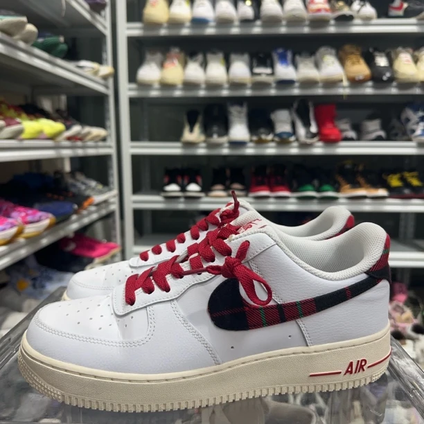 43码 af1白色 鞋底满星