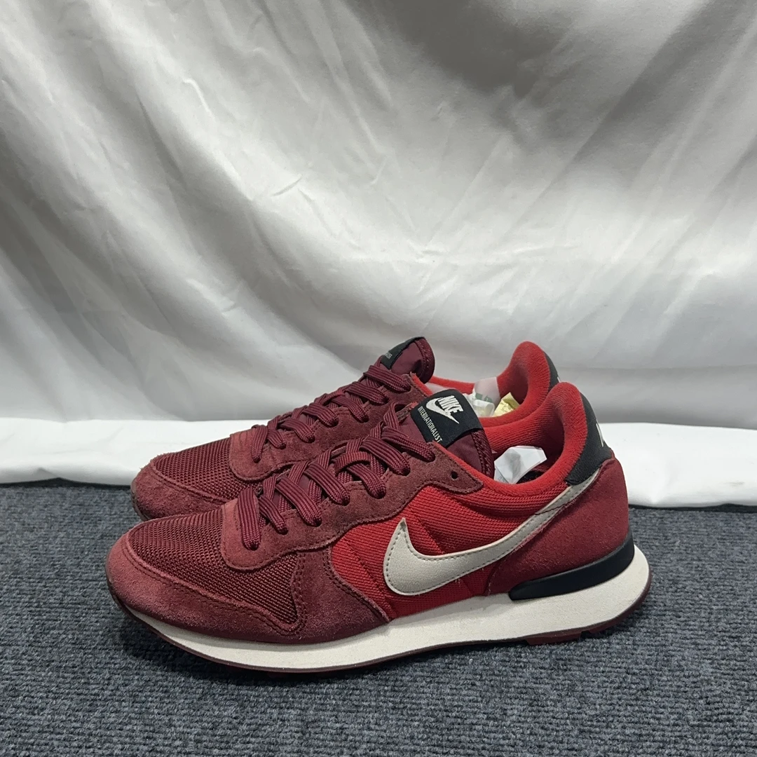 【球鞋】Nike休闲鞋红/37.5码