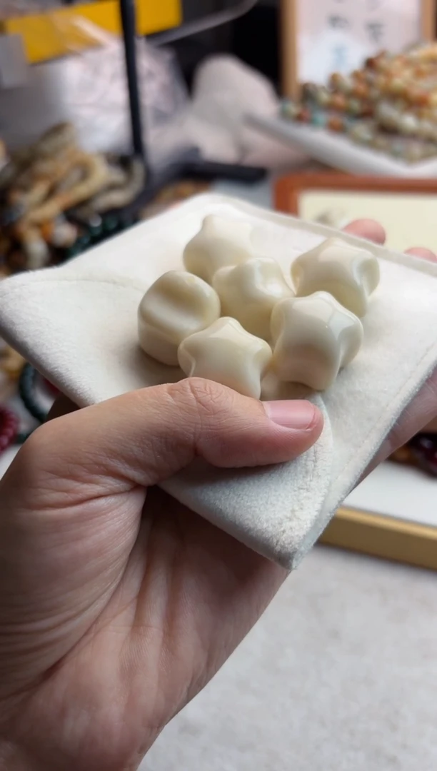 【闪购商品】菩提根/象牙果手串象牙果雕刻星星一颗23-25mm