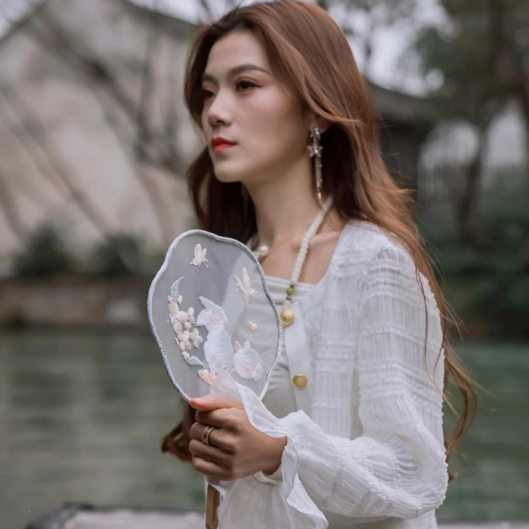 简&搭【千屿Sheila】夏季女款小香风压褶圆领上衣CS/0301-150296