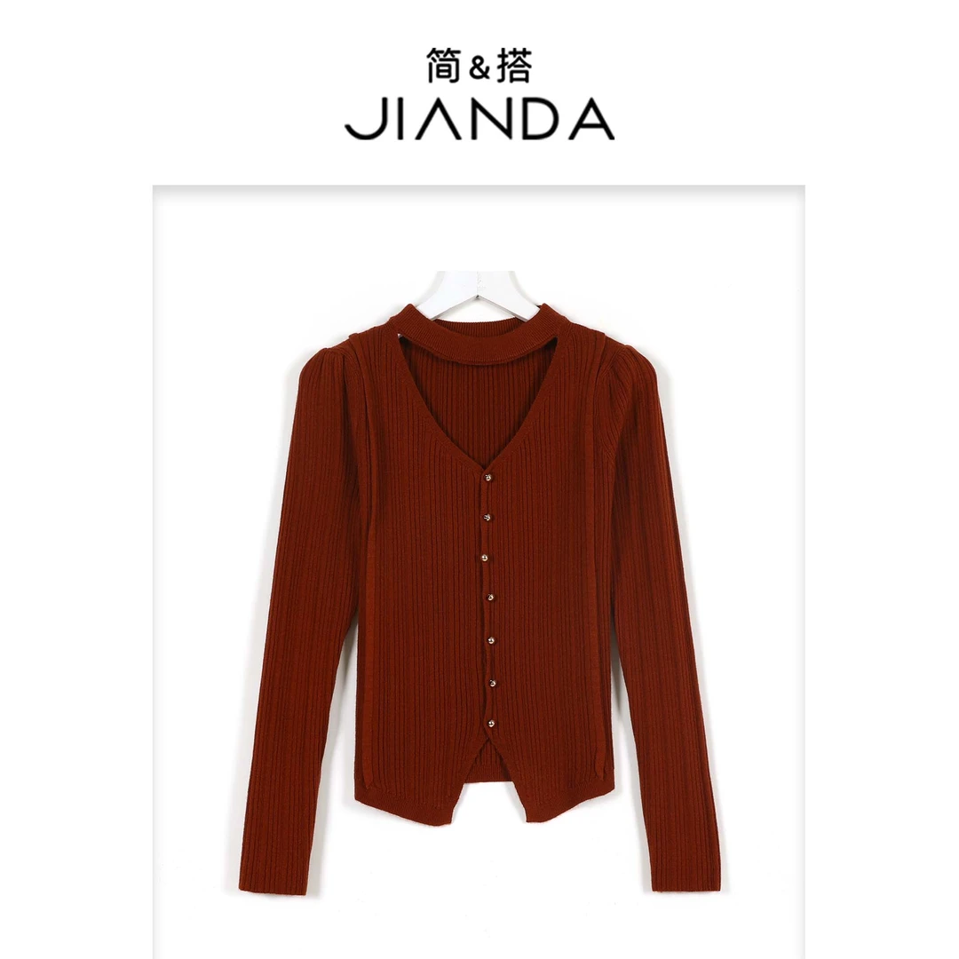 简&搭千屿Sheila秋冬金扣竖纹小蛮腰气质长袖毛衣女 1103-8735