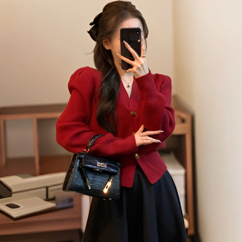 学院风红色毛衣开衫女春秋洋气新款收腰修身短款针织上衣可单穿