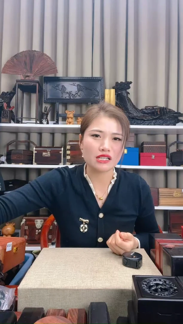【闪购商品】木根雕新款手球盒