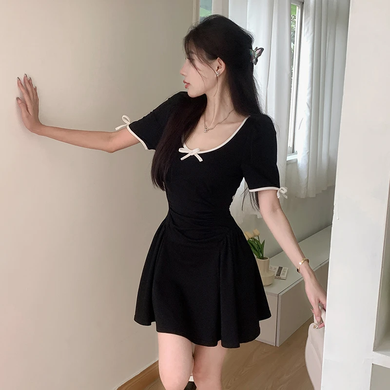 撞色甜美蝴蝶结短袖连衣裙夏新款褶皱收腰修身显瘦镂空气质小黑裙