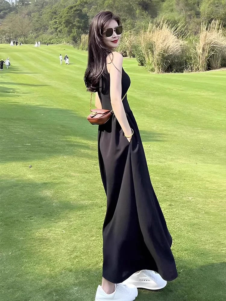 夏季新款法式修身显瘦黑色高级感长裙赫本风无袖背心圆领连衣裙女