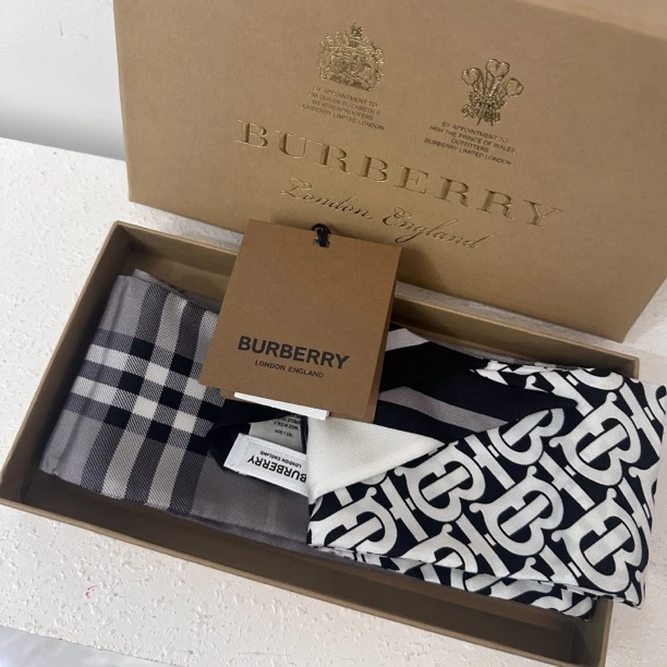 全新未使用 BURBERRY/博柏利 优购奢品/巴宝莉丝巾