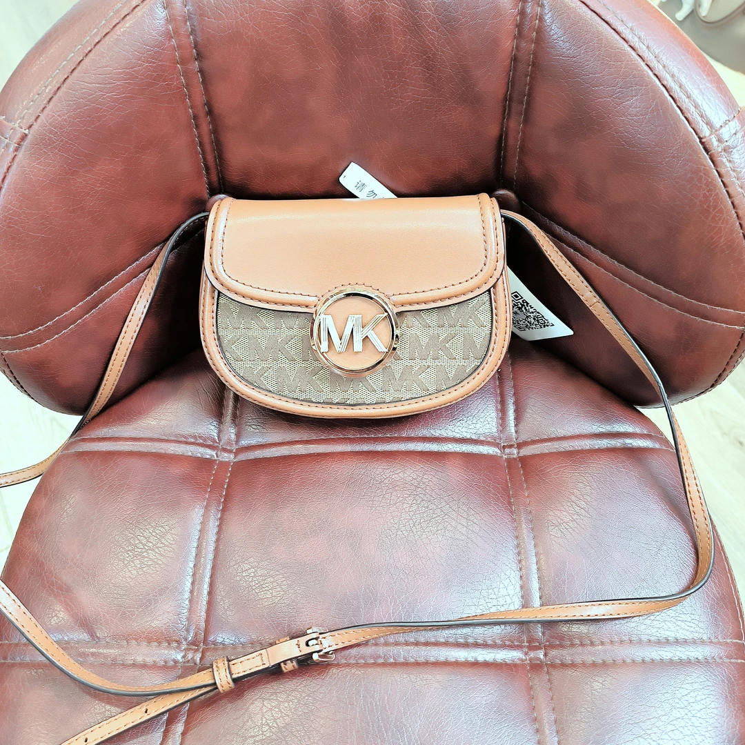 95新 MICHAEL KORS/迈克高仕 时尚老花单肩斜挎包