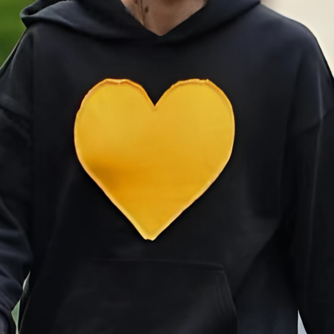 D爱心字母连帽卫衣