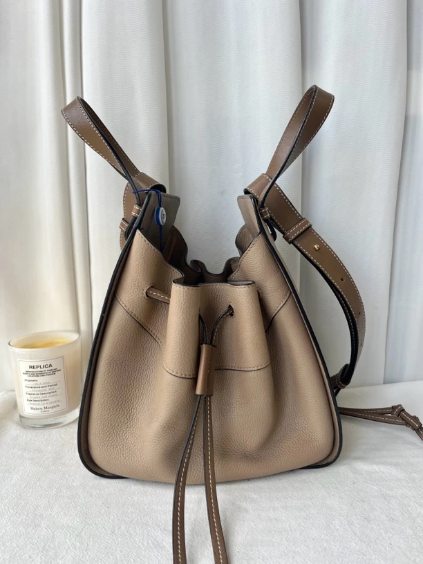 99新 LOEWE/罗意威 小号牛皮吊床包水桶包手提单肩斜挎包