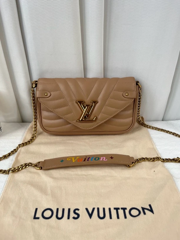 99新 LouisVuitton/路易威登 LV奶茶色New wave屁桃woc单肩斜挎包