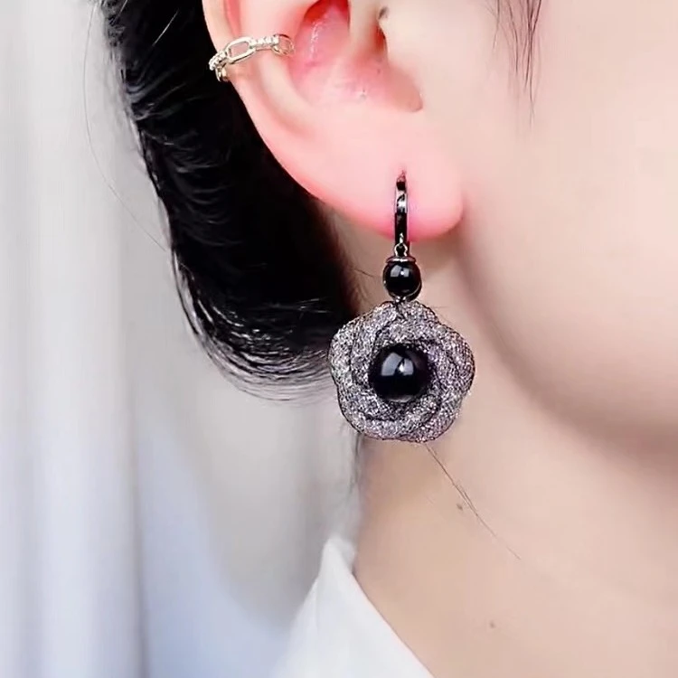 恣睢 锌合金耳饰 R0R52新品高级大气重工花朵黑色卡扣耳环