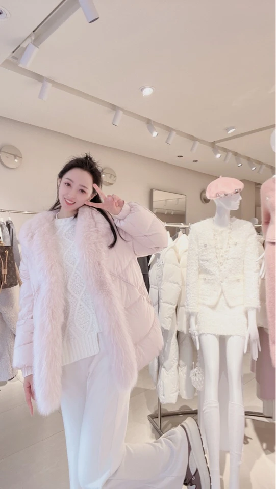 商场同款糖力 轻奢系列2024冬季新款狐狸毛领白鸭绒羽绒服外套女