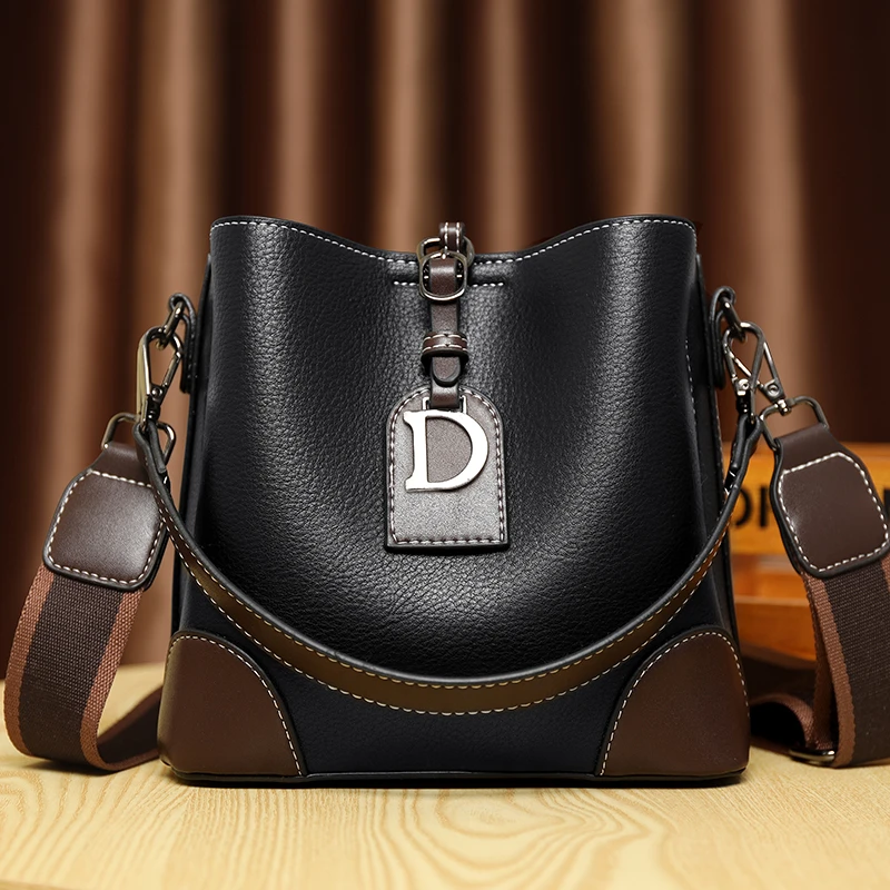 【专柜正品】2023新款百搭时尚大容量水桶包单肩复古斜跨女包