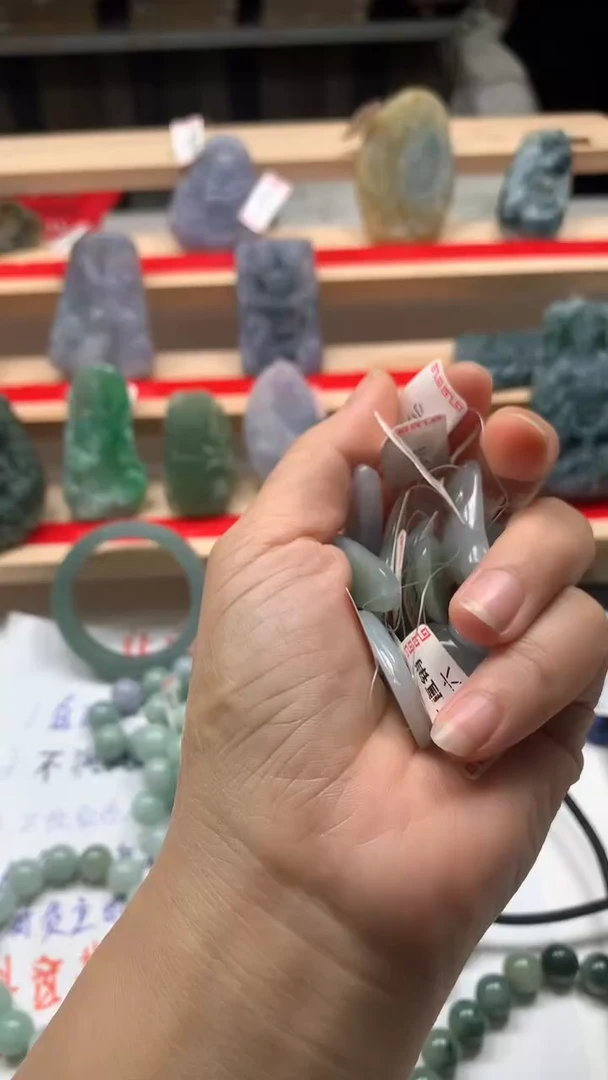 【闪购商品】翡翠颈饰未镶嵌1
