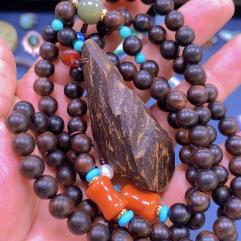 【闪购商品】蛇纹石玉颈饰未镶嵌朝***?