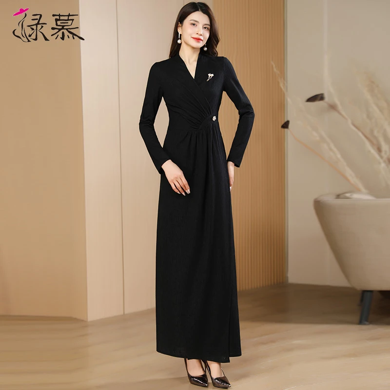 黑色端庄大气连衣裙女2025春装新款高级感气质显瘦裙子设计感长裙